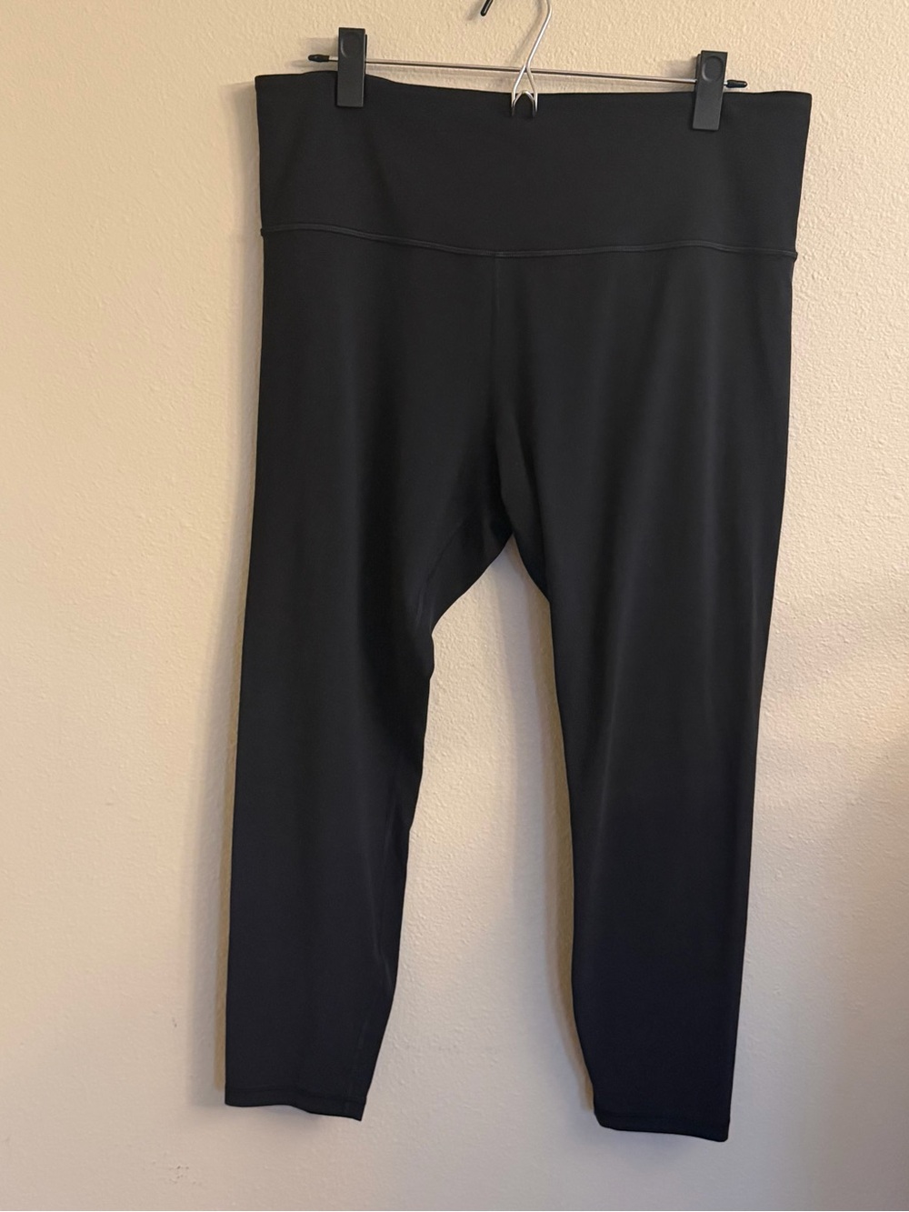 Athleta Solid Black High-Rise Crop Performance Leggings Size XL